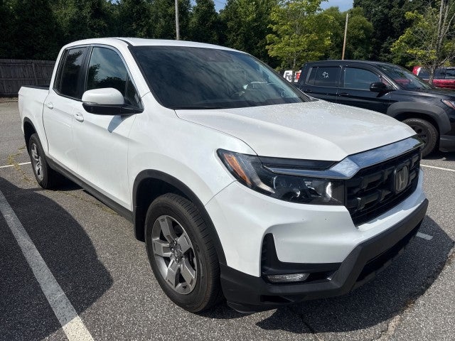 White 2024 Honda Ridgeline Pickup Truck All-Wheel Drive 