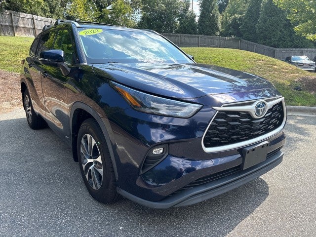 Blue 2022 Toyota Highlander Hybrid SUV / Crossover All-Wheel Drive 