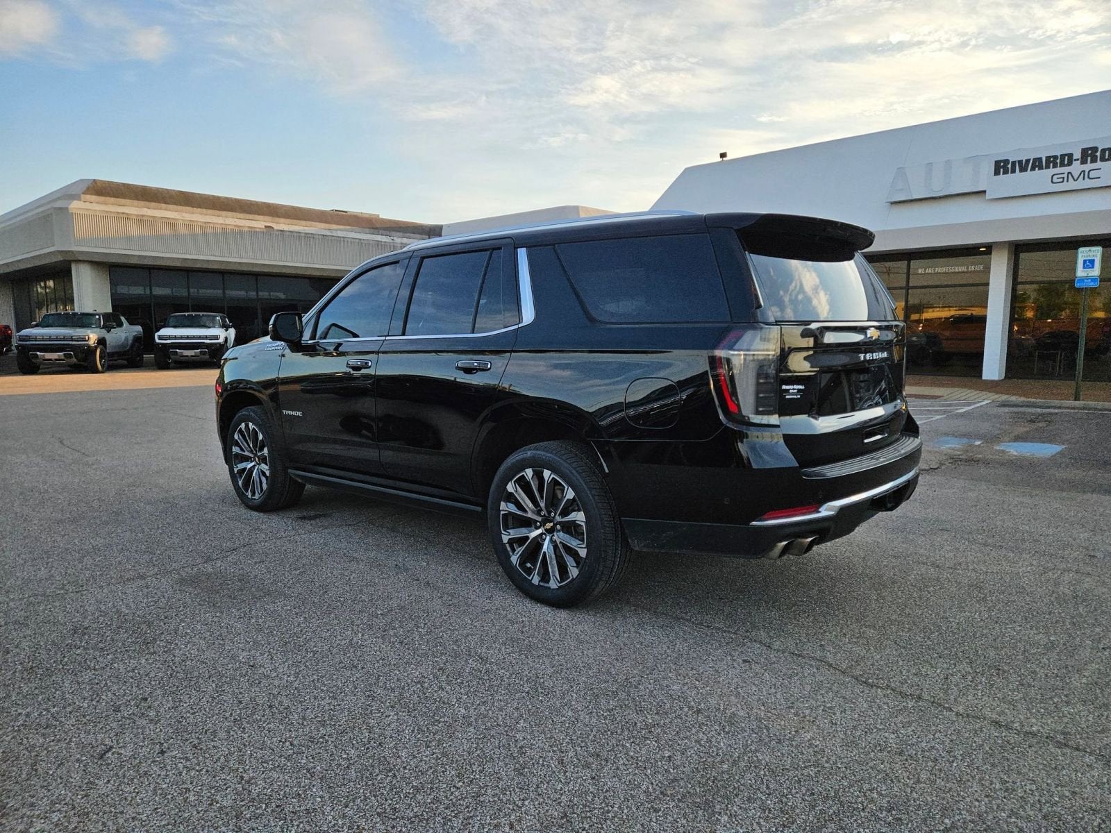 View vehicle photo 3