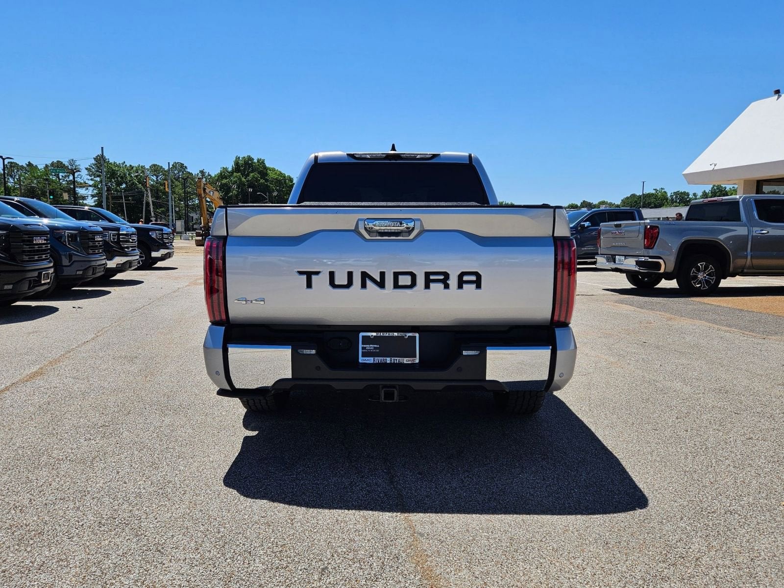 View vehicle photo 5
