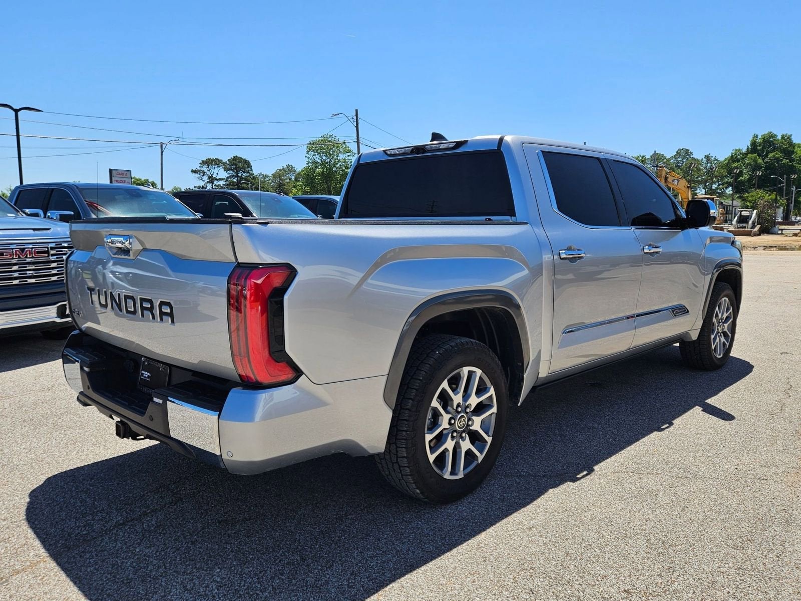 View vehicle photo 6
