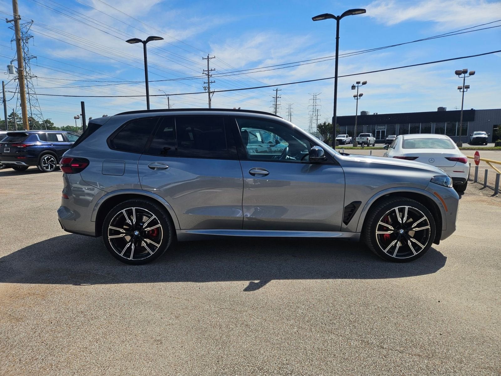 View vehicle photo 7