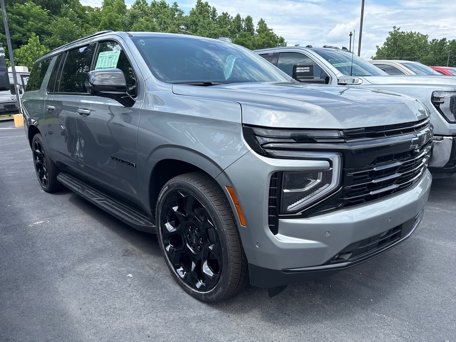 Sterling Gray Metallic 2026 Chevrolet Suburban SUV / Crossover Four-Wheel Drive Automatic
