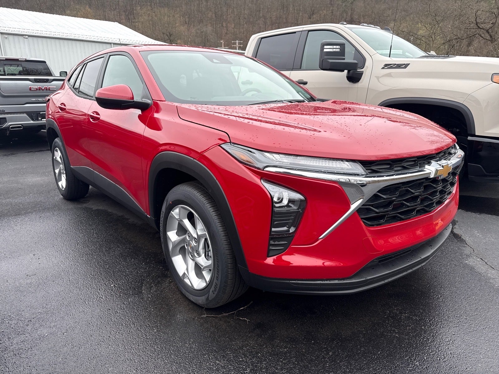 View vehicle photo 3