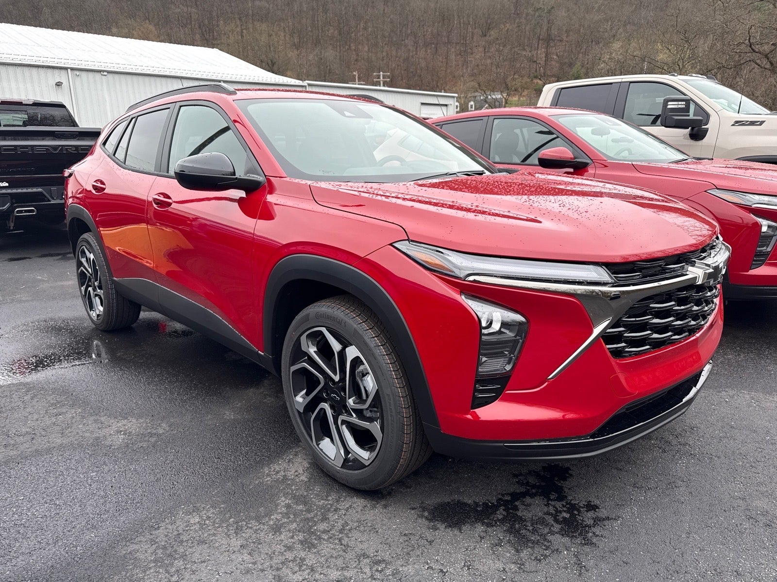 View vehicle photo 3