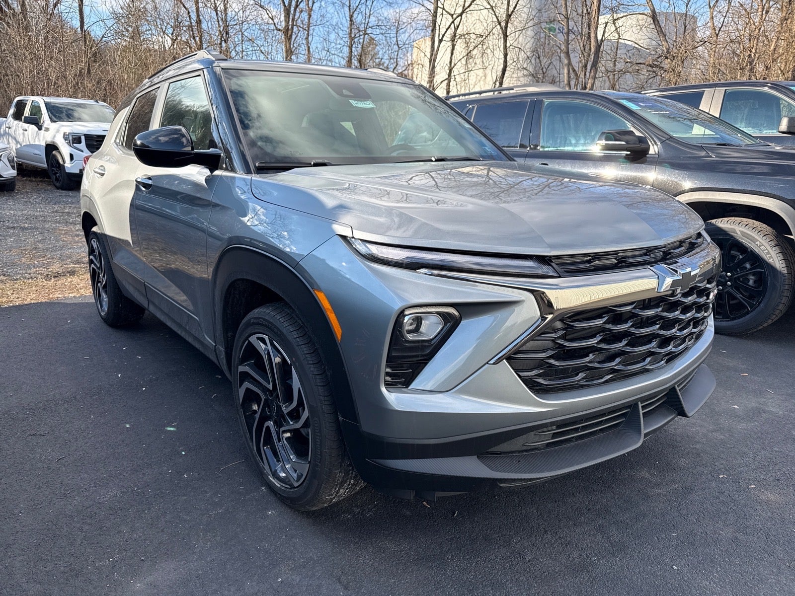 View vehicle photo 3