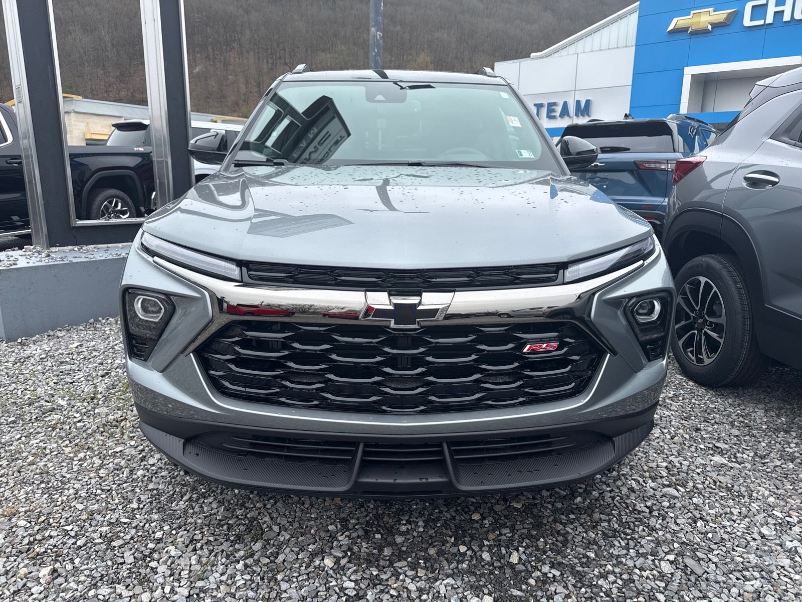 View vehicle photo 2