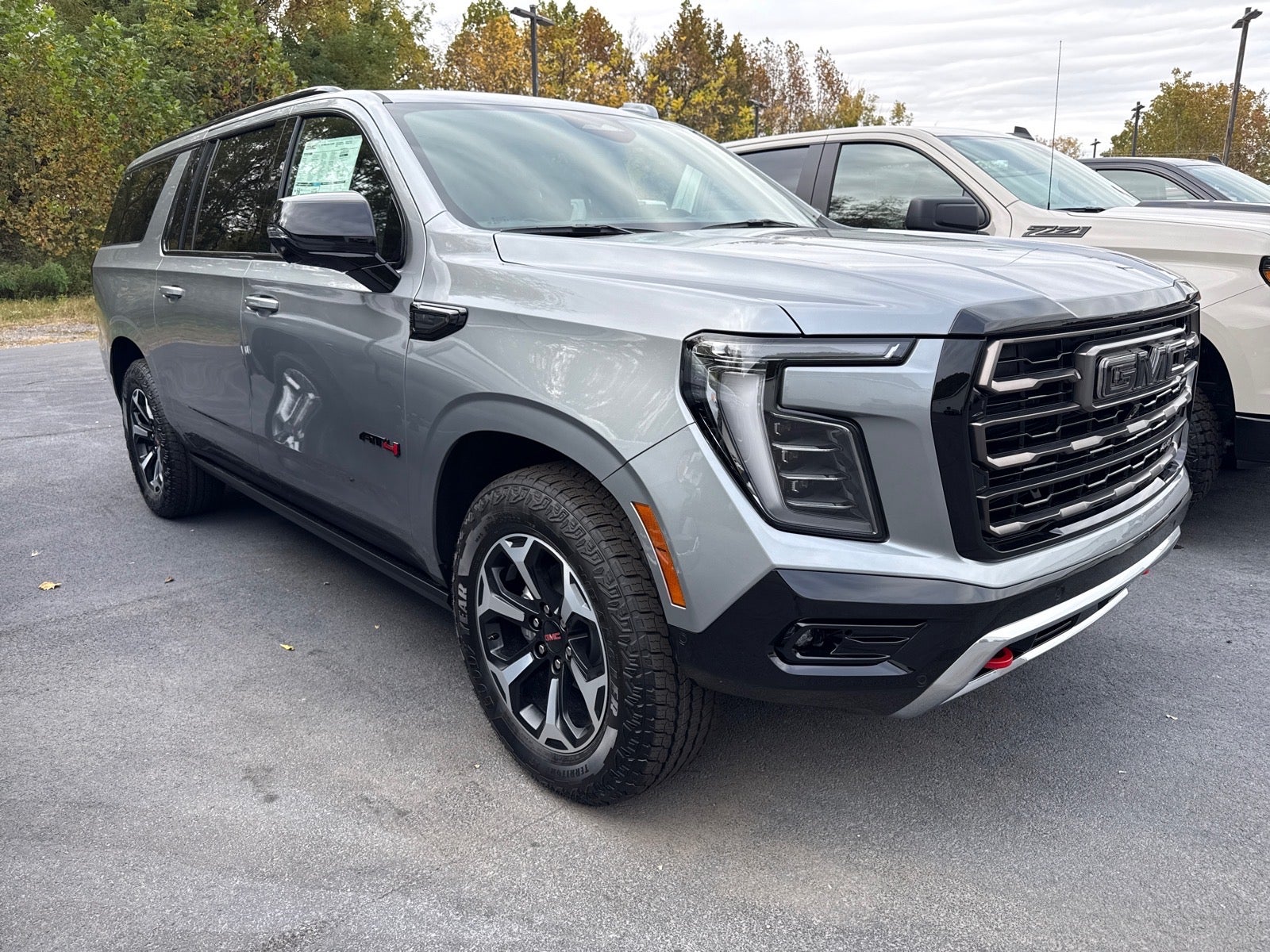 Sterling Metallic 2027 GMC Yukon XL SUV / Crossover Four-Wheel Drive Automatic