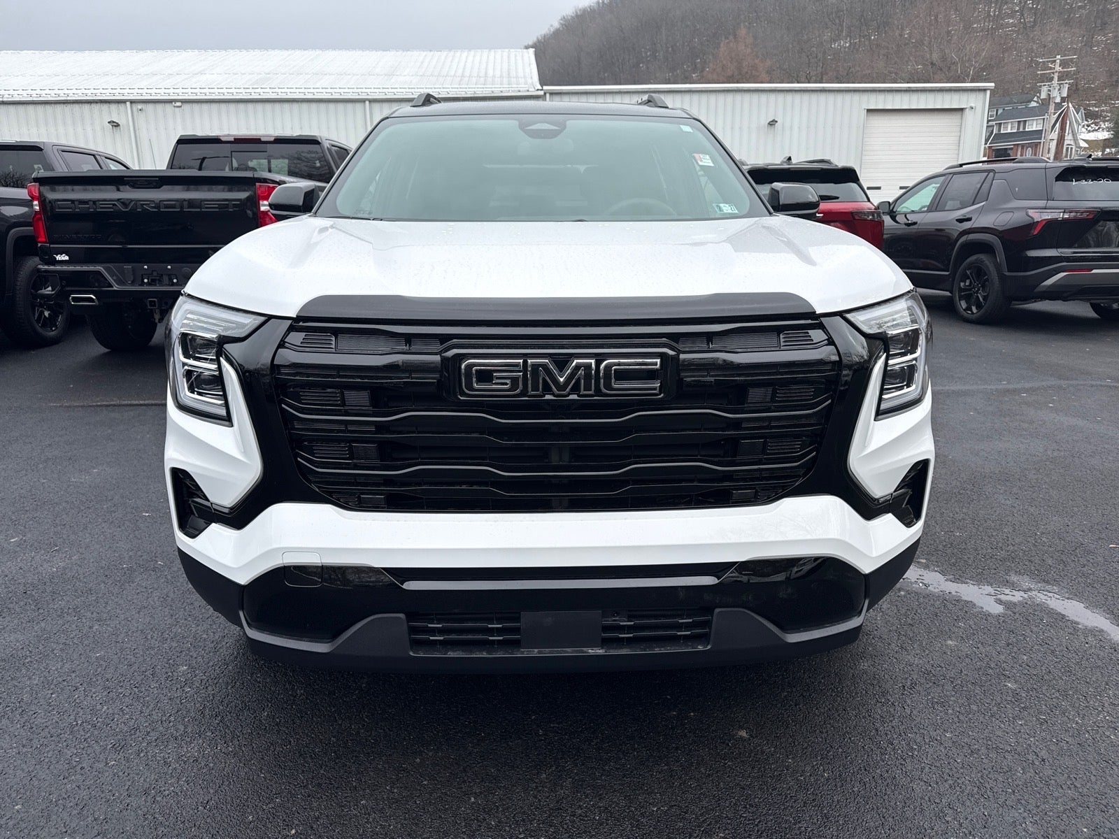 View vehicle photo 2