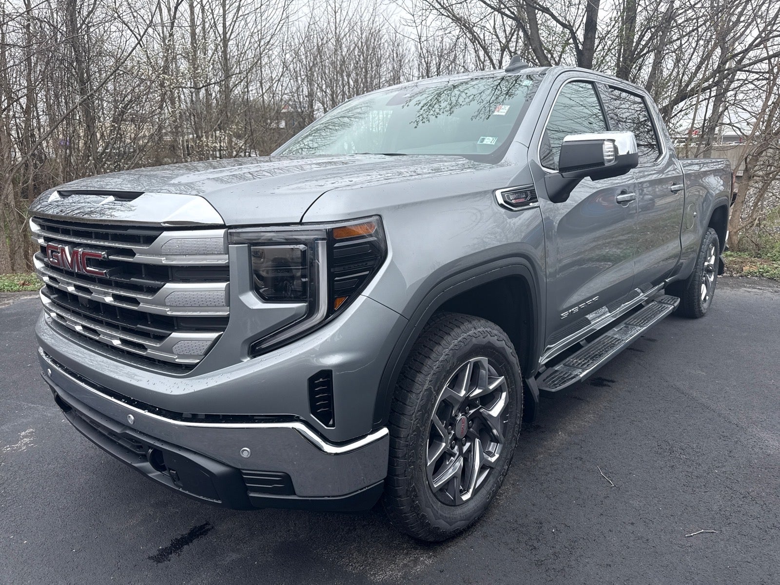 View vehicle photo 3