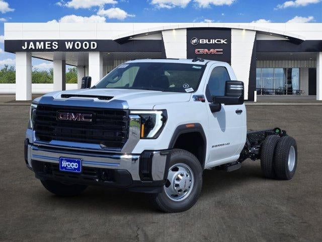 Summit White 2026 GMC Sierra 3500HD Chassis Pickup Truck Four-Wheel Drive Automatic
