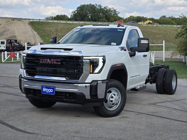 Summit White 2026 GMC Sierra 3500HD Chassis Pickup Truck Four-Wheel Drive Automatic