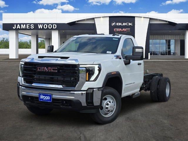 Summit White 2026 GMC Sierra 3500HD Chassis Pickup Truck Four-Wheel Drive Automatic