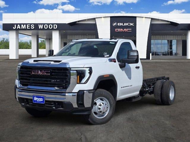 Summit White 2026 GMC Sierra 3500HD Chassis Pickup Truck Four-Wheel Drive Automatic