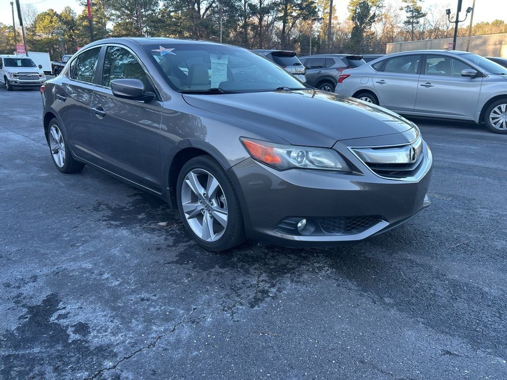 2013 Acura ILX 2.0L FWD with Premium Package