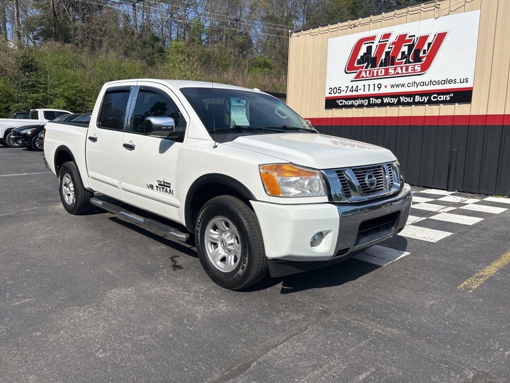2015 Nissan Titan SV Crew Cab