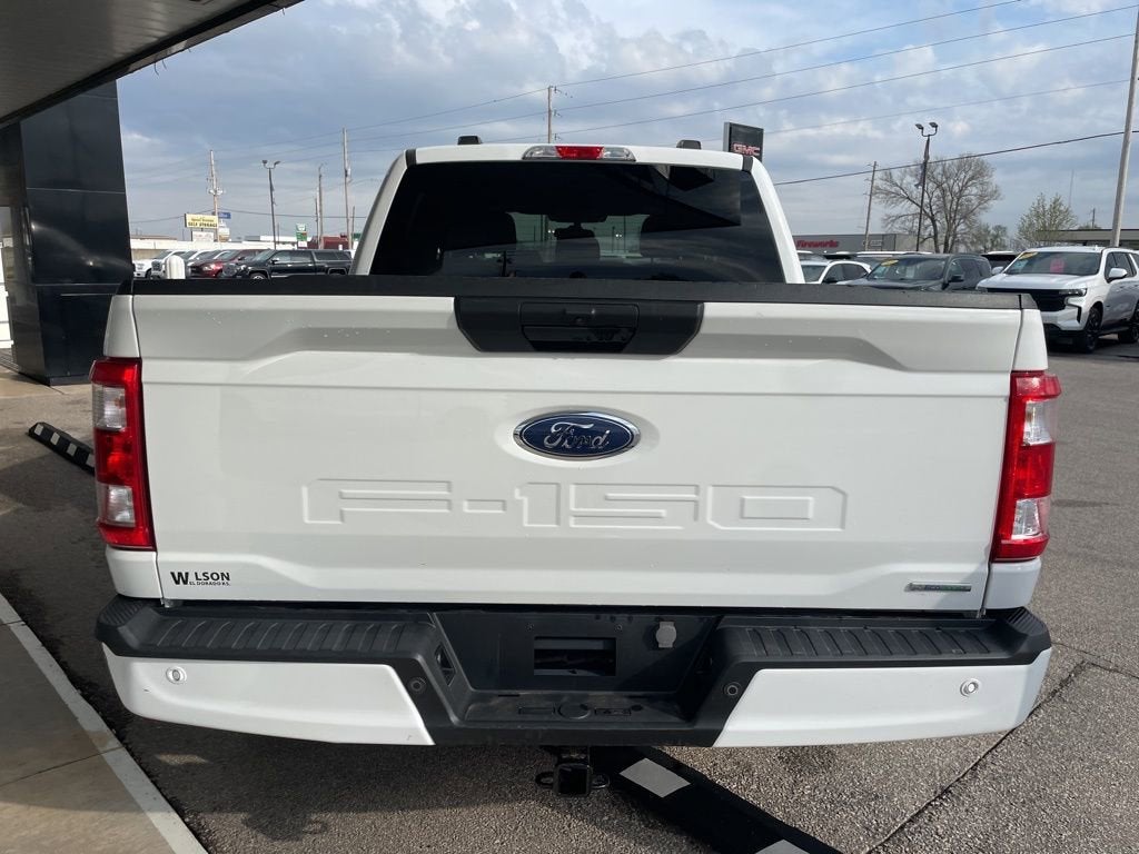 View vehicle photo 4