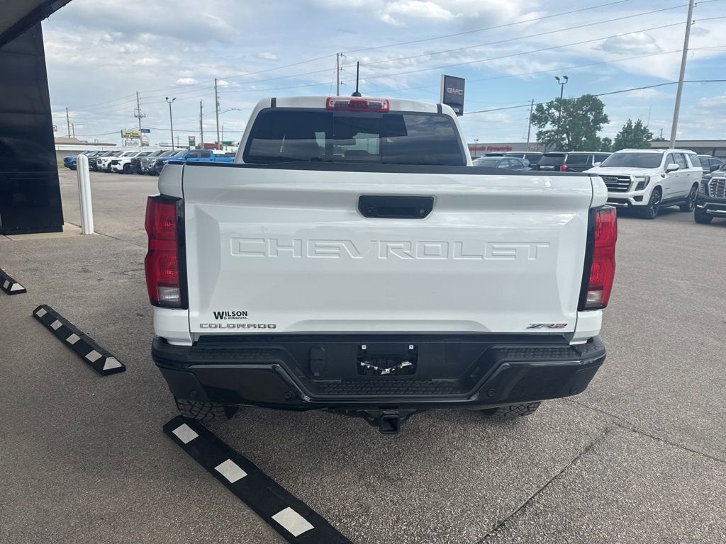 View vehicle photo 4