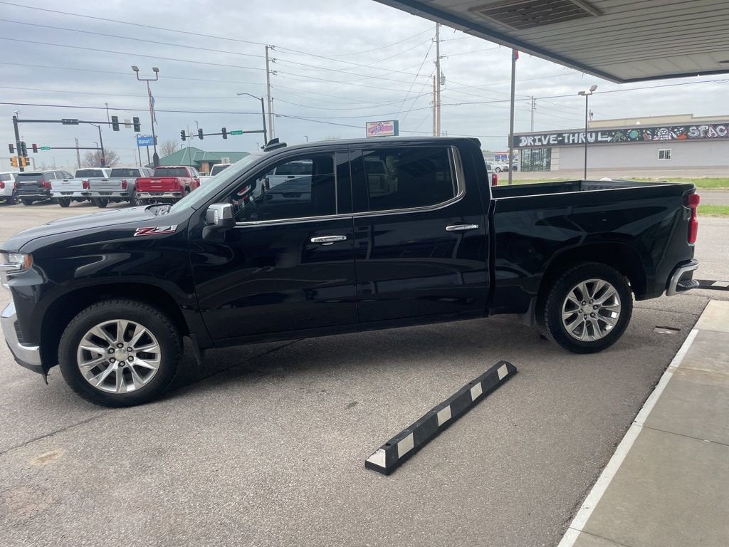 View vehicle photo 6