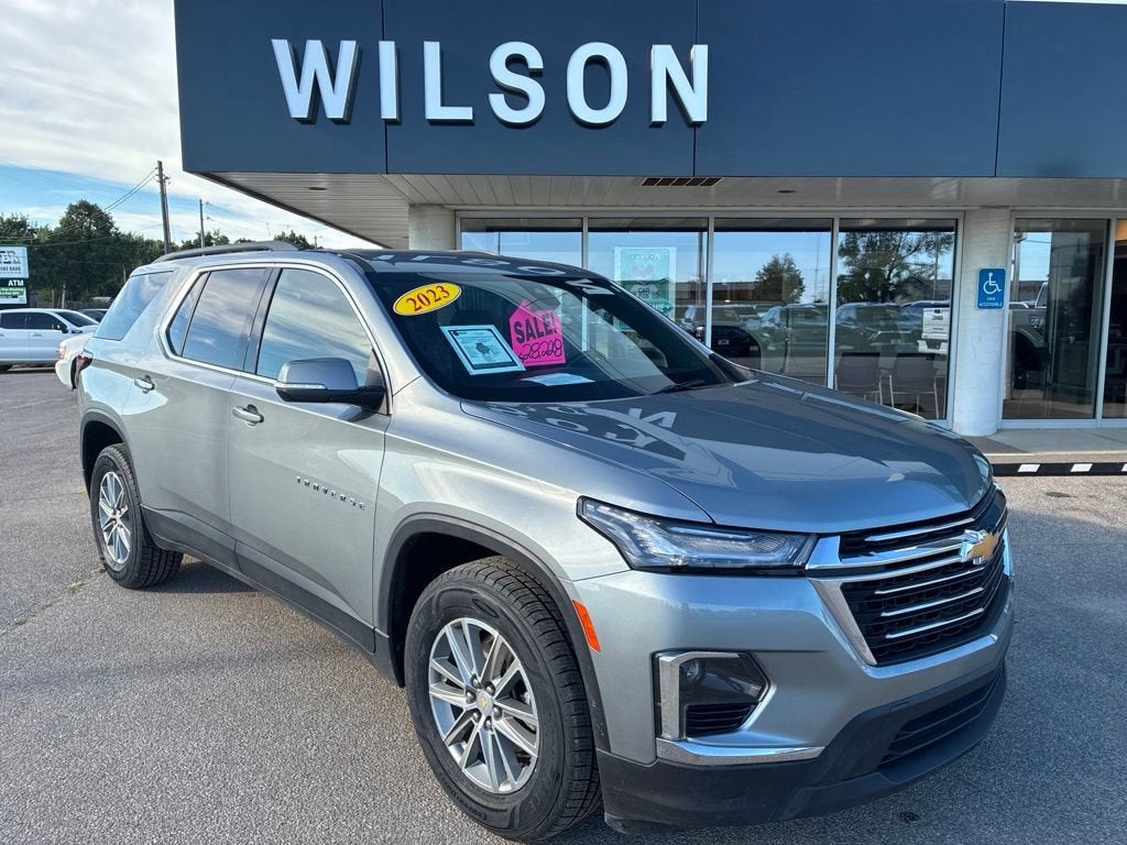  2023 Chevrolet Traverse LT Cloth FWD   