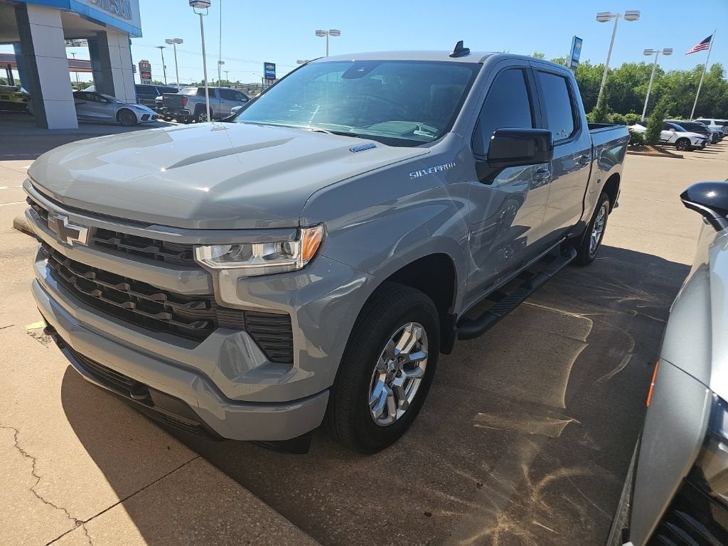 Slate Gray Metallic 2025 Chevrolet Silverado 1500 Pickup Truck Four-Wheel Drive Automatic