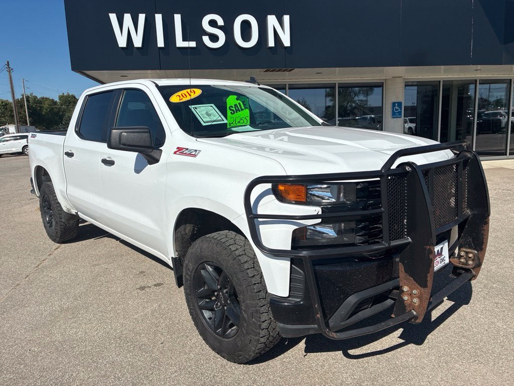 Summit White 2019 Chevrolet Silverado 1500 Pickup Truck Four-Wheel Drive Automatic