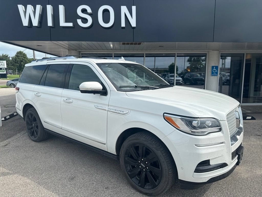  2023 Lincoln Navigator Reserve 4WD   