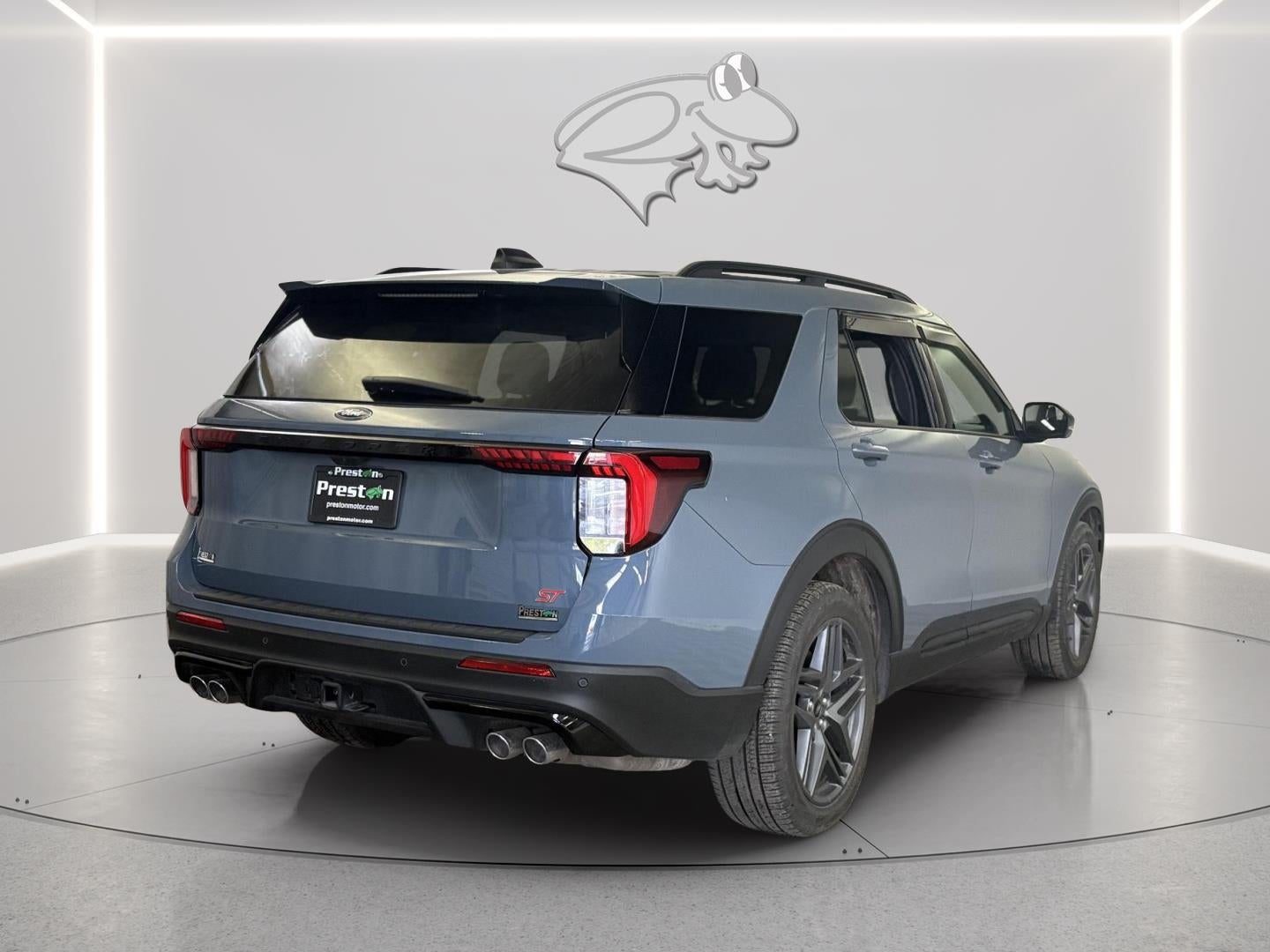 View vehicle photo 5