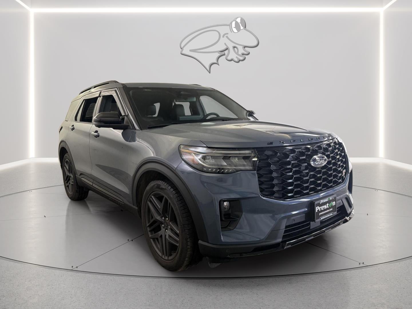 View vehicle photo 7