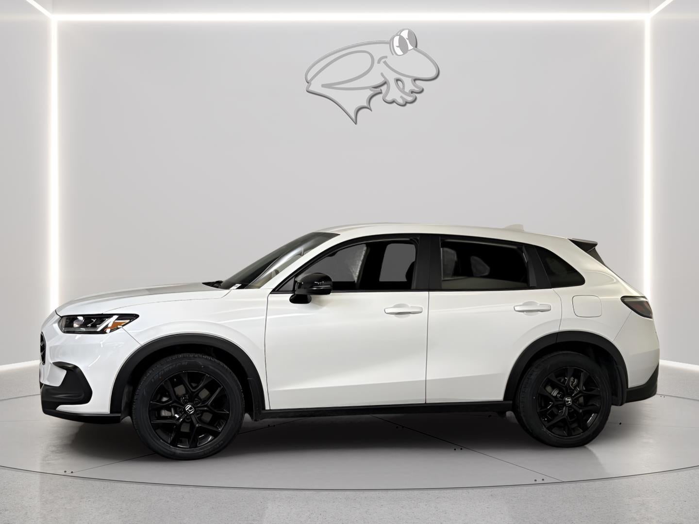 View vehicle photo 2