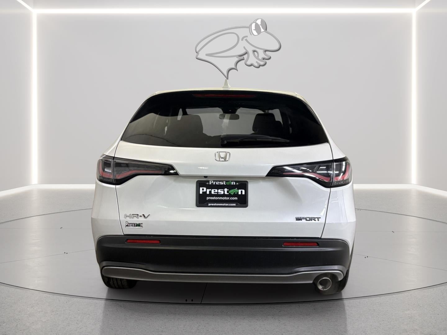 View vehicle photo 4