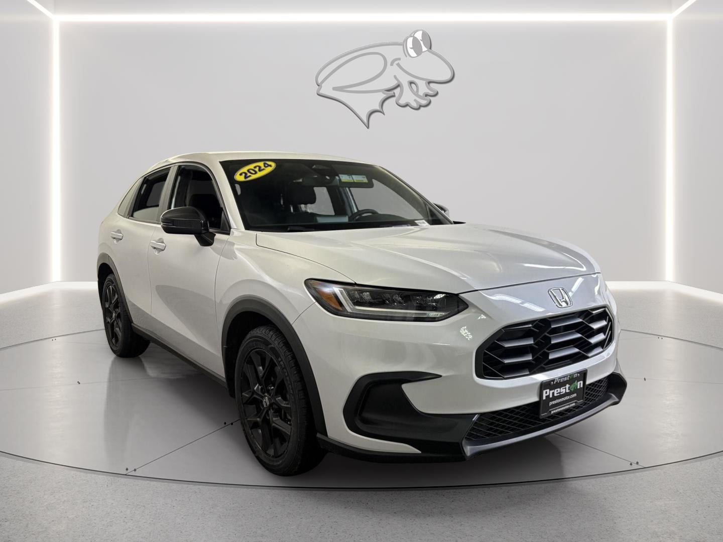 View vehicle photo 7