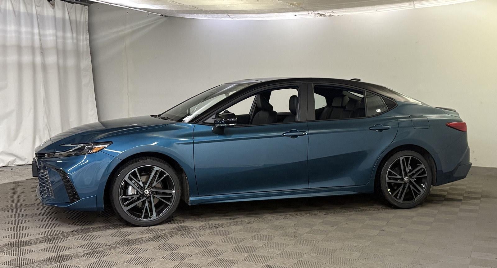 View vehicle photo 2