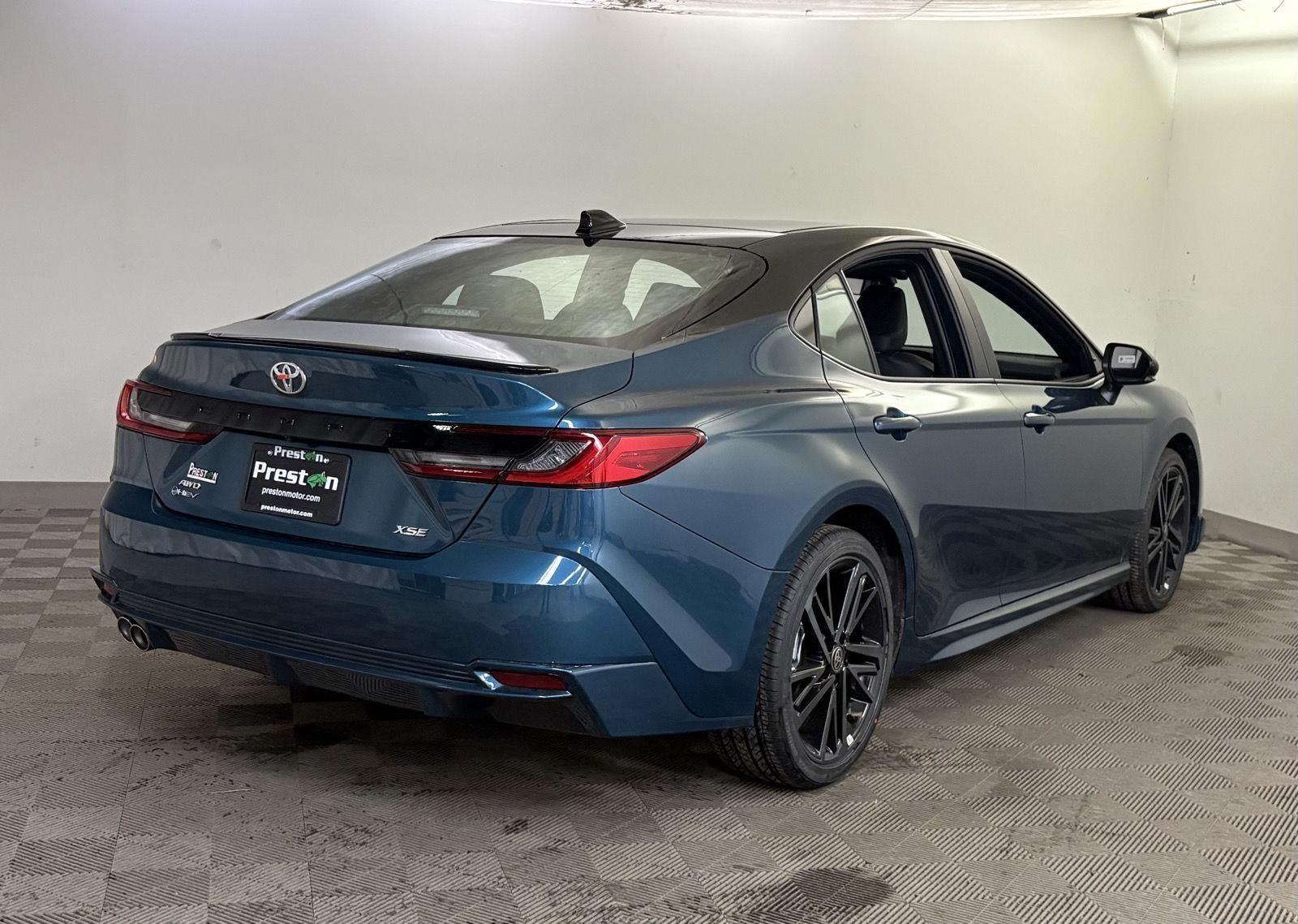 View vehicle photo 5