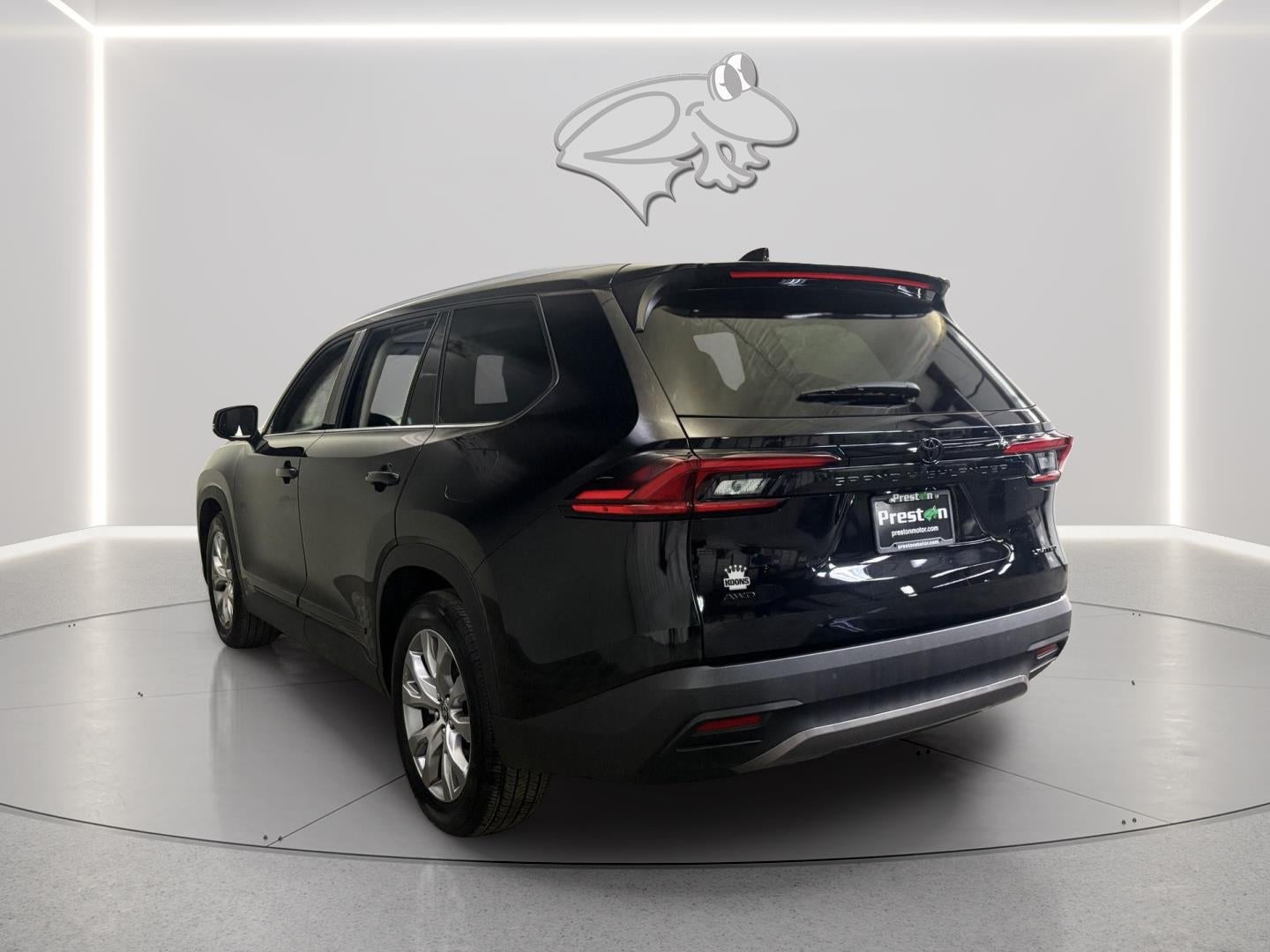 View vehicle photo 3