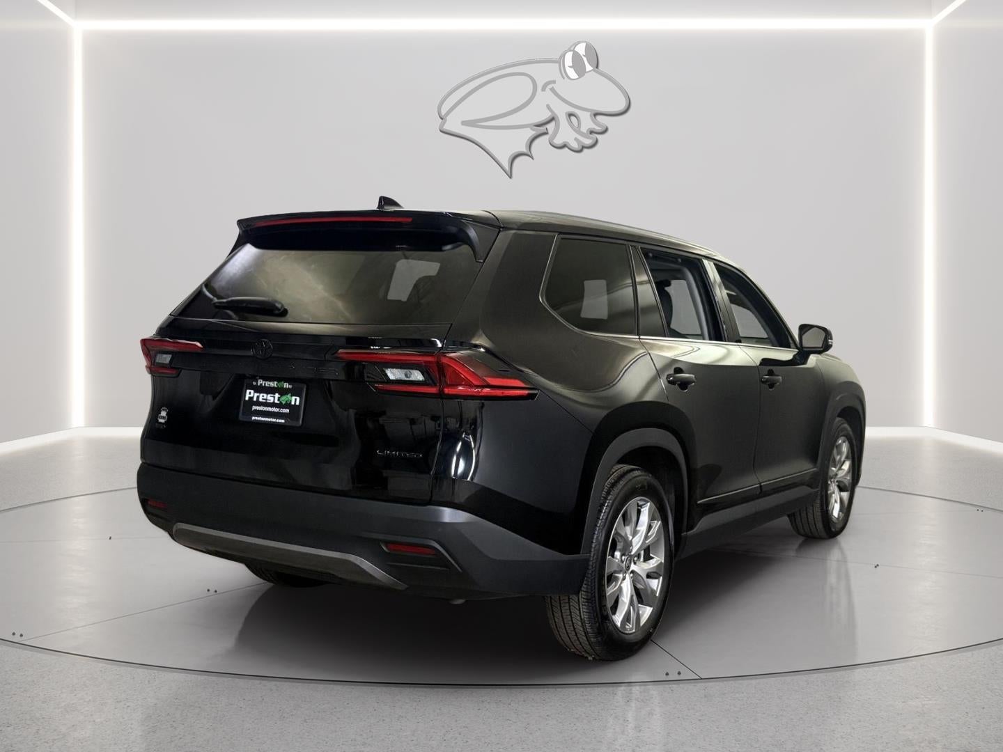 View vehicle photo 5