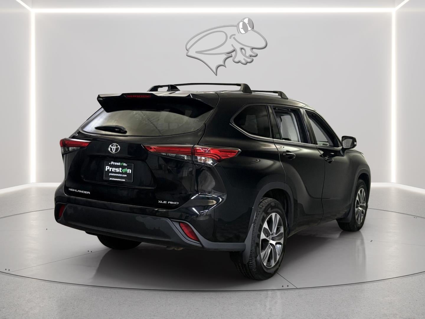 View vehicle photo 5