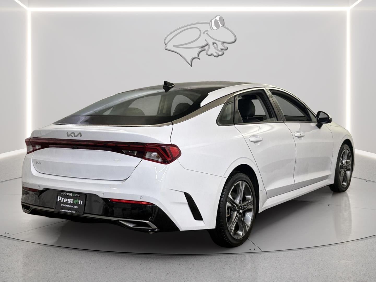 View vehicle photo 5