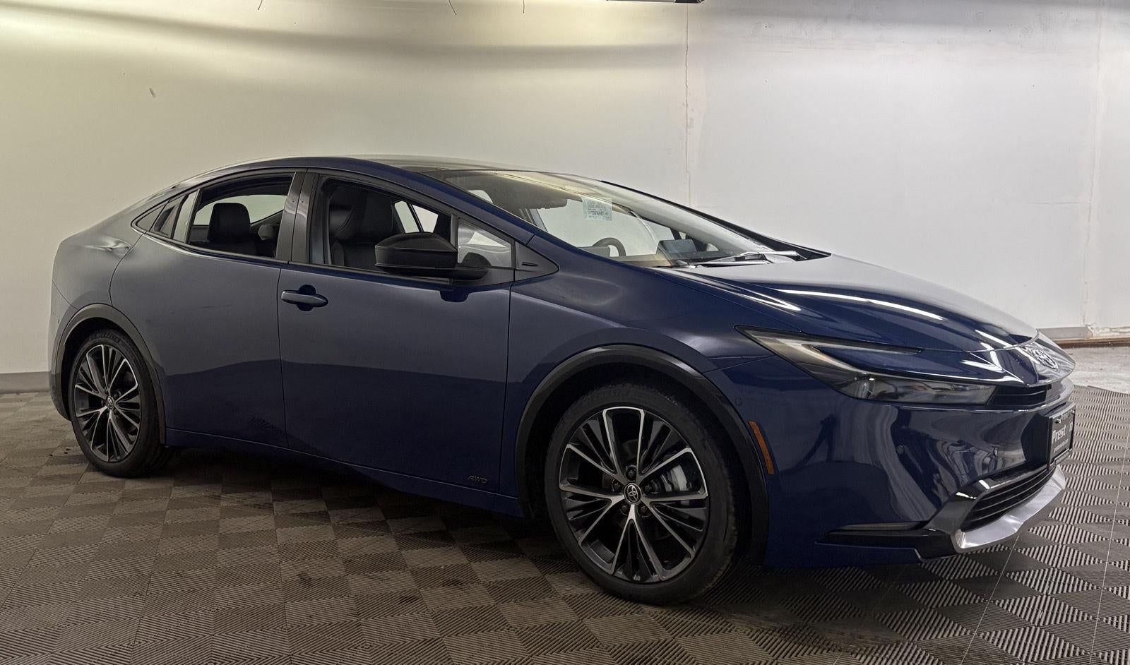 View vehicle photo 6