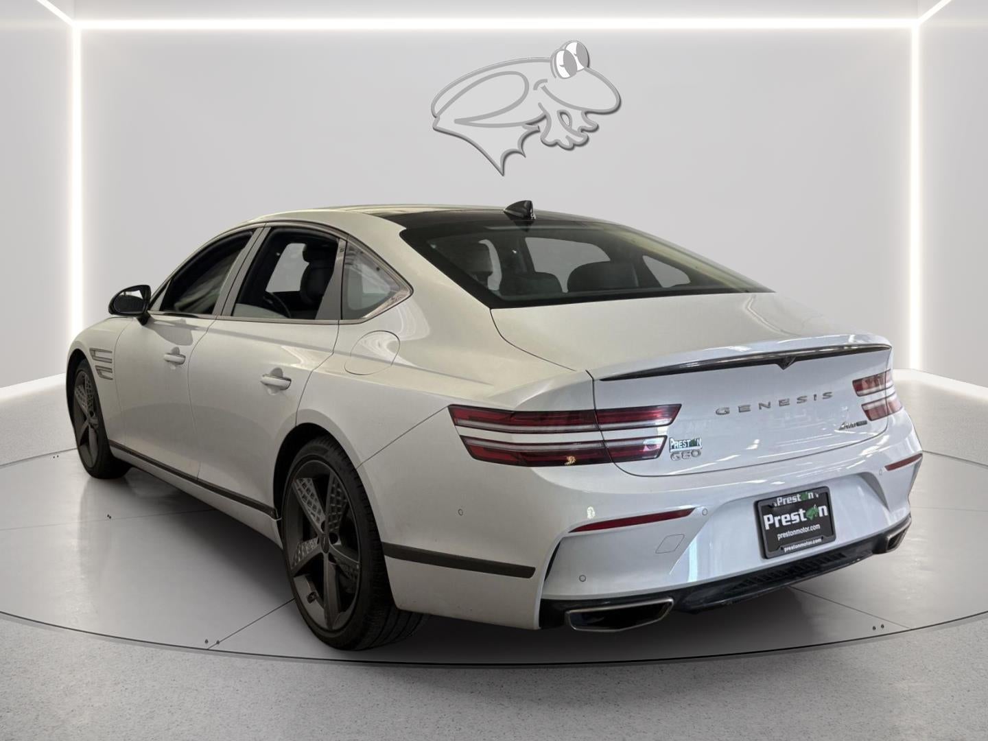 View vehicle photo 3