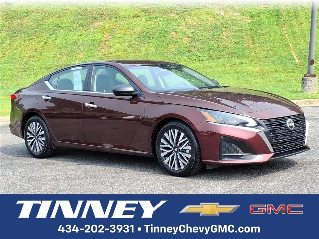 Red 2024 Nissan Altima Sedan Front-Wheel Drive Continuously Variable Transmission