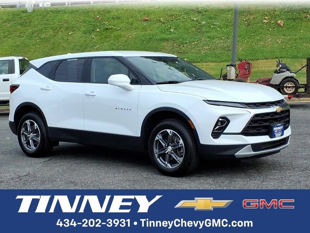 Summit White 2025 Chevrolet Blazer SUV / Crossover  Automatic