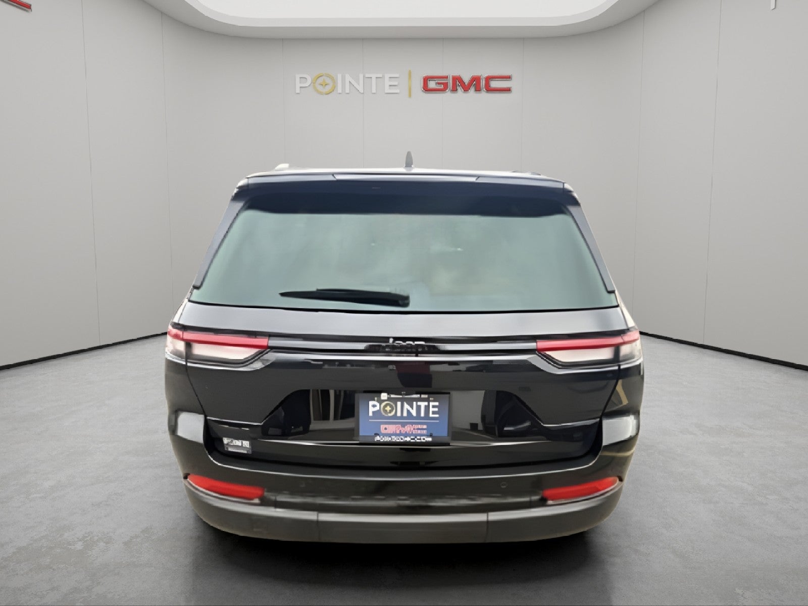 View vehicle photo 7