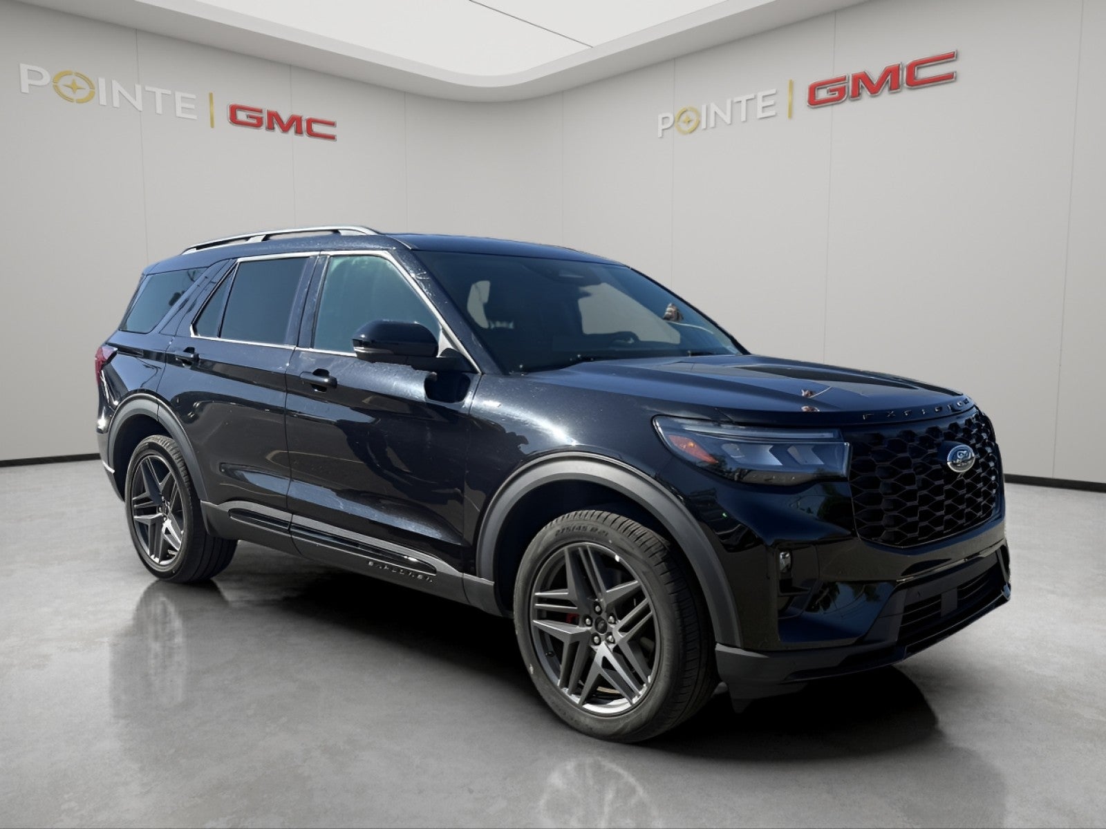  2025 Ford Explorer ST-Line AWD   