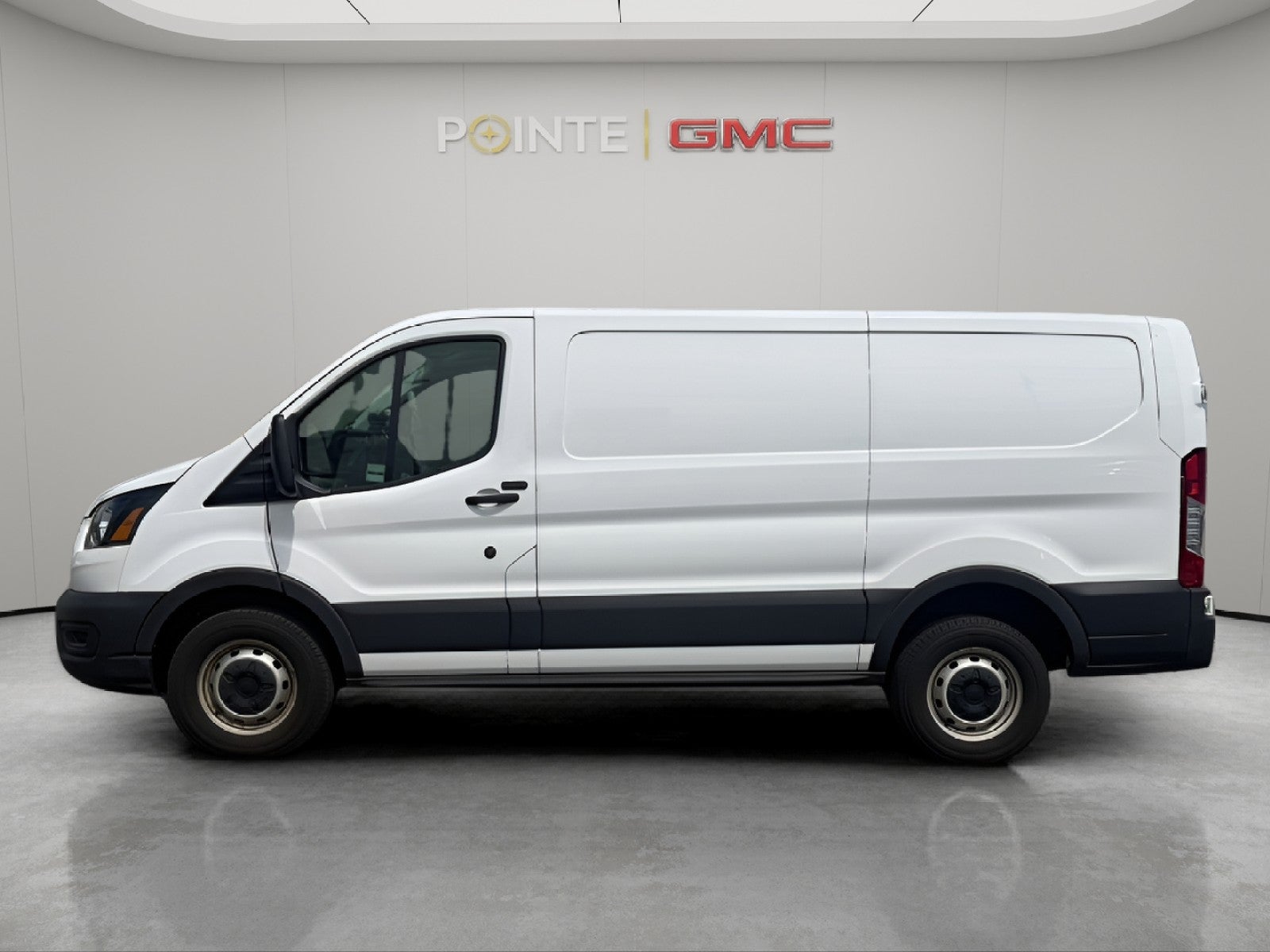 View vehicle photo 7