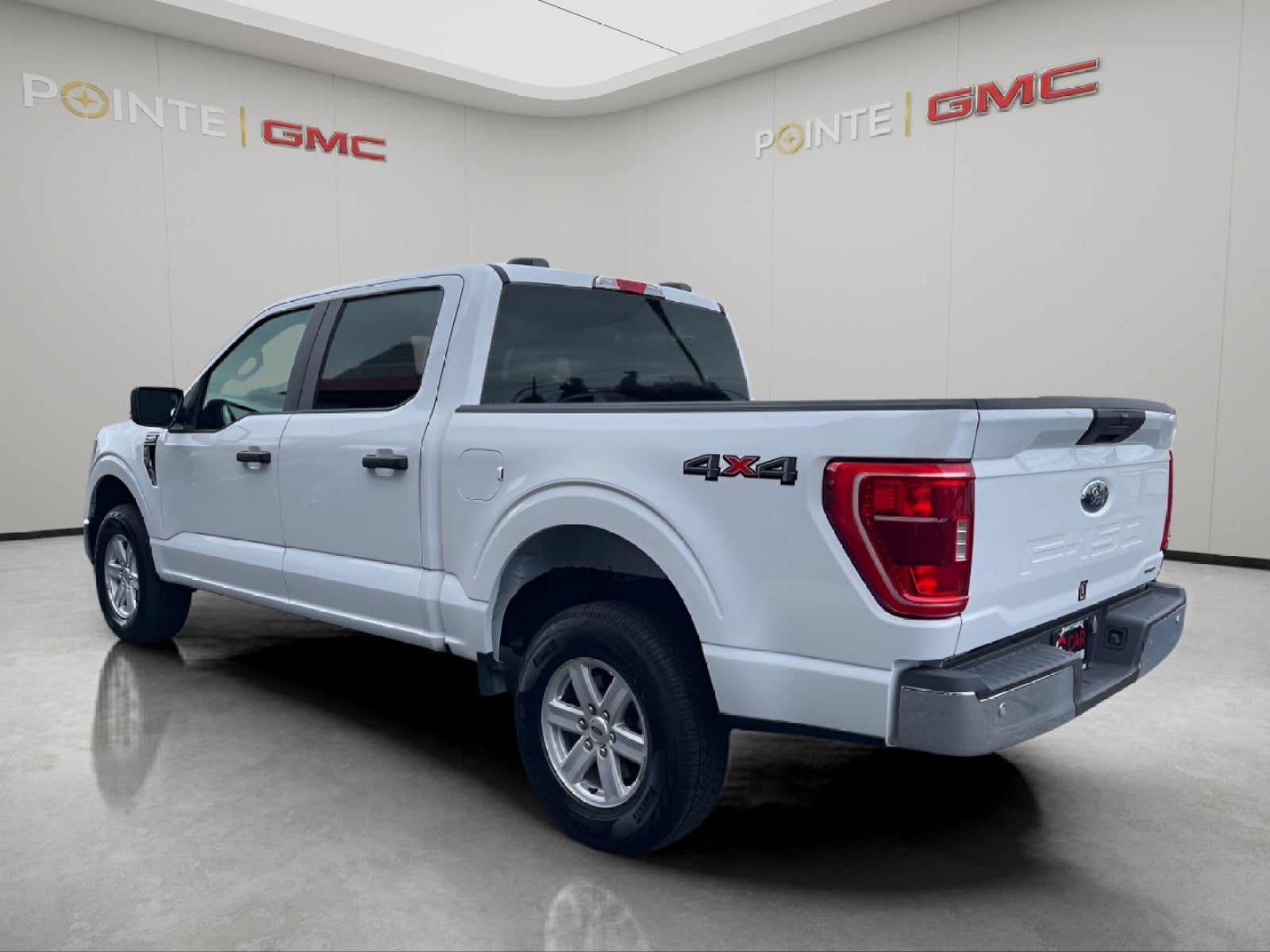 View vehicle photo 5