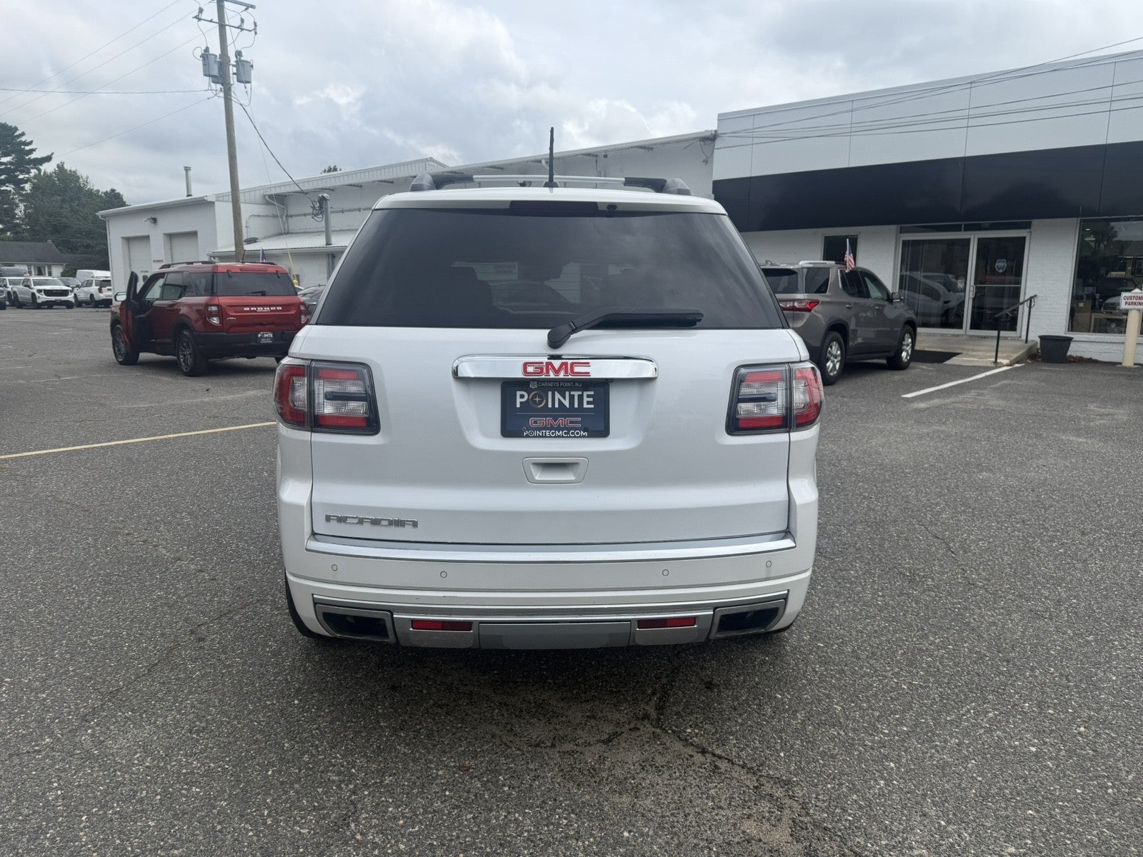 View vehicle photo 4