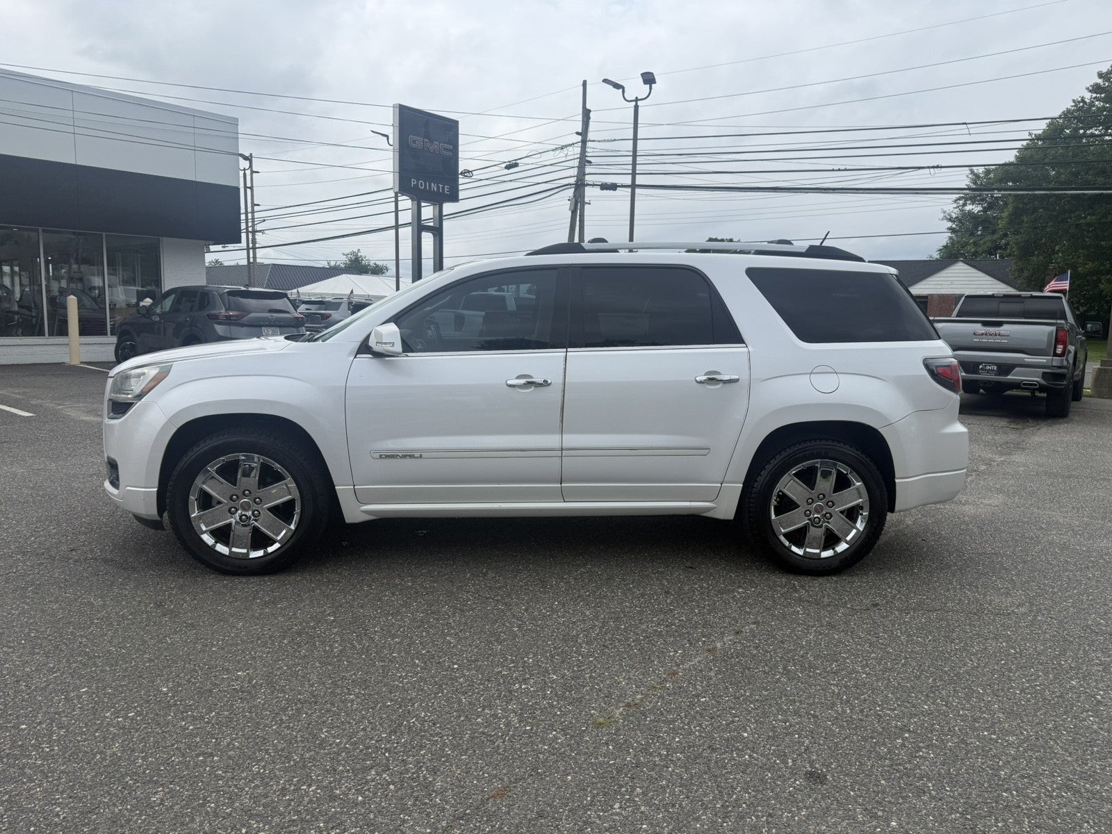 View vehicle photo 6