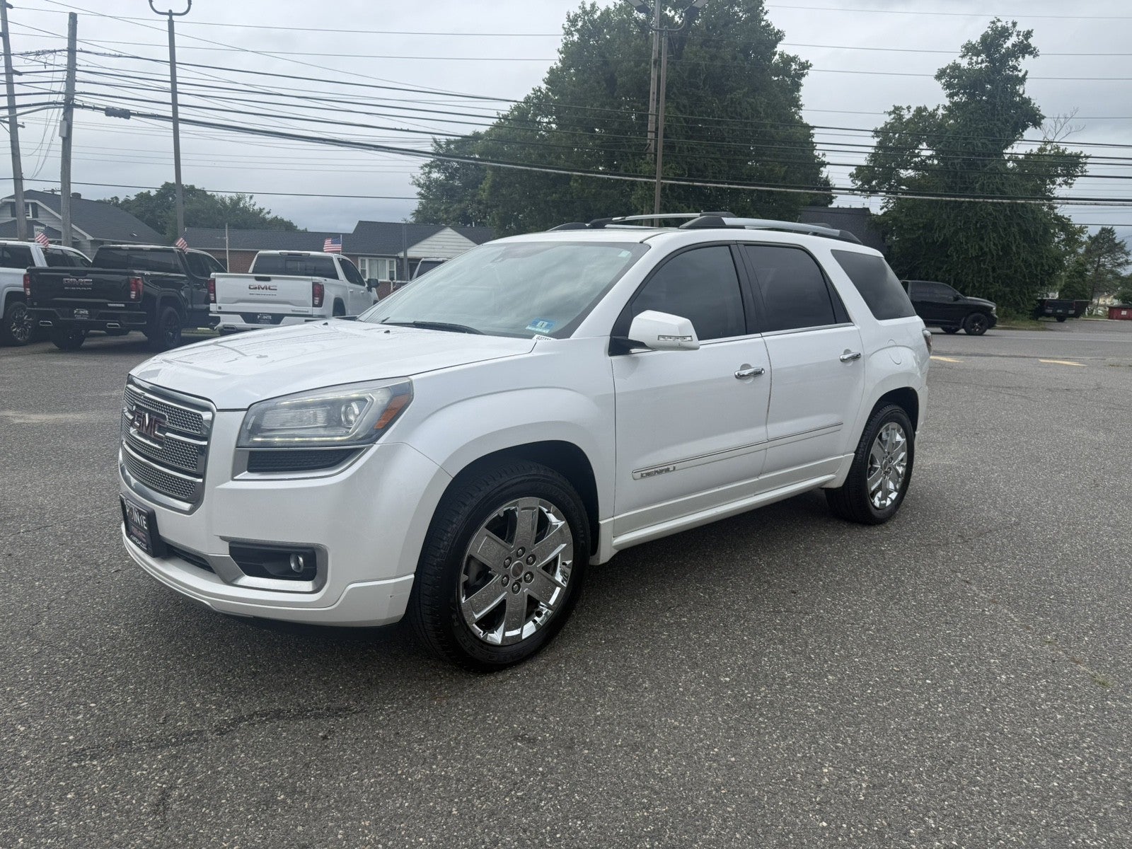 View vehicle photo 7