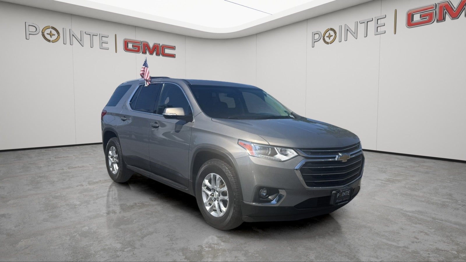 Pepperdust Metallic 2018 Chevrolet Traverse SUV / Crossover Front-Wheel Drive Automatic